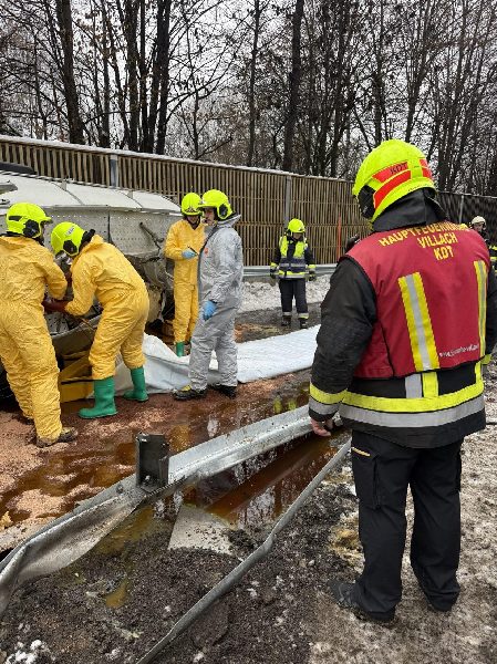 LKW-Unfall auf der A2 Südautobahn bei Wernberg (Bild 2)
